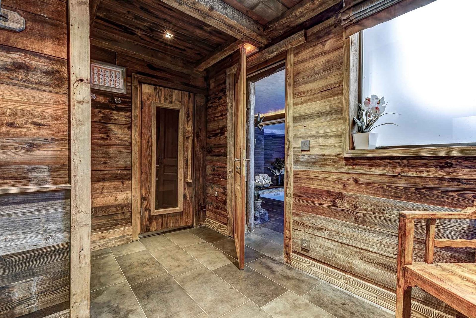 Chalet in Courchevel, Auvergne-Rhône-Alpes, France 1 - 16354579