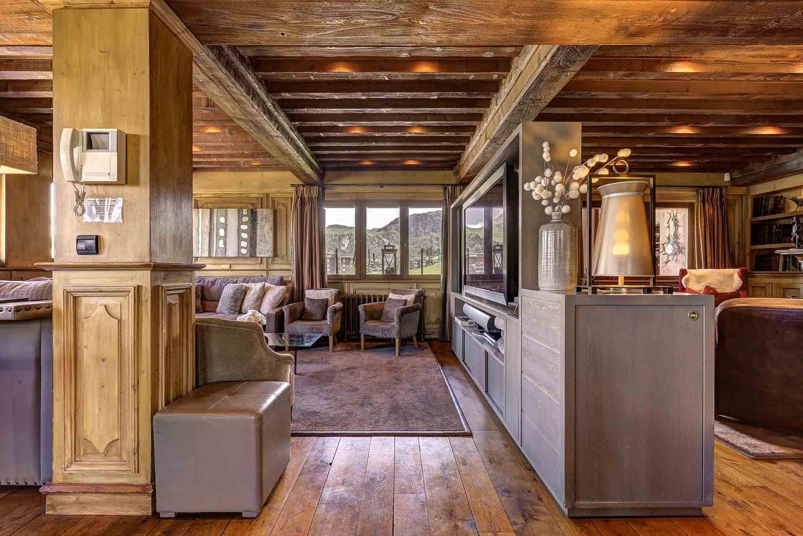 Chalet in Courchevel, Auvergne-Rhône-Alpes, France 1 - 16354579