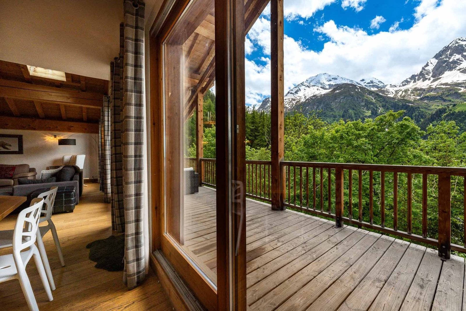 Superb 7 Double Bedroom Chalet Situated In The Heart Of The Sainte Foy Ski Resort Chalet in Val-d'Isère, Auvergne-Rhône-Alpes, France 1 - 14796350