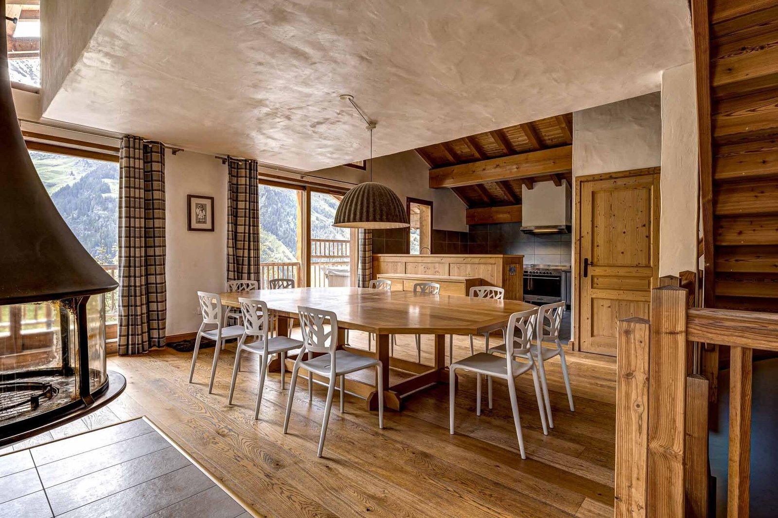 Superb 7 Double Bedroom Chalet Situated In The Heart Of The Sainte Foy Ski Resort Chalet in Val-d'Isère, Auvergne-Rhône-Alpes, France 1 - 14796350