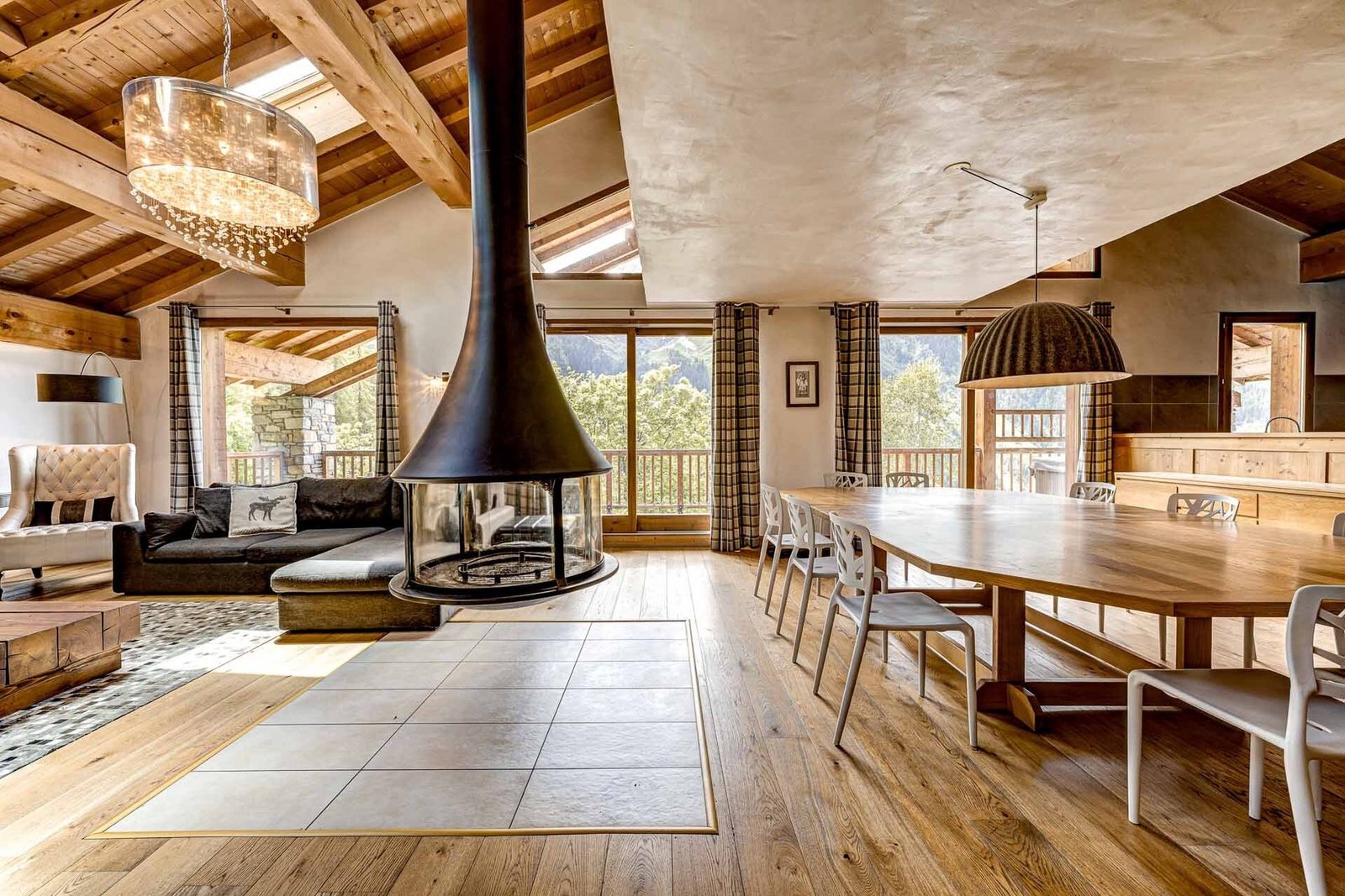 Superb 7 Double Bedroom Chalet Situated In The Heart Of The Sainte Foy Ski Resort Chalet in Val-d'Isère, Auvergne-Rhône-Alpes, France 1 - 14796350