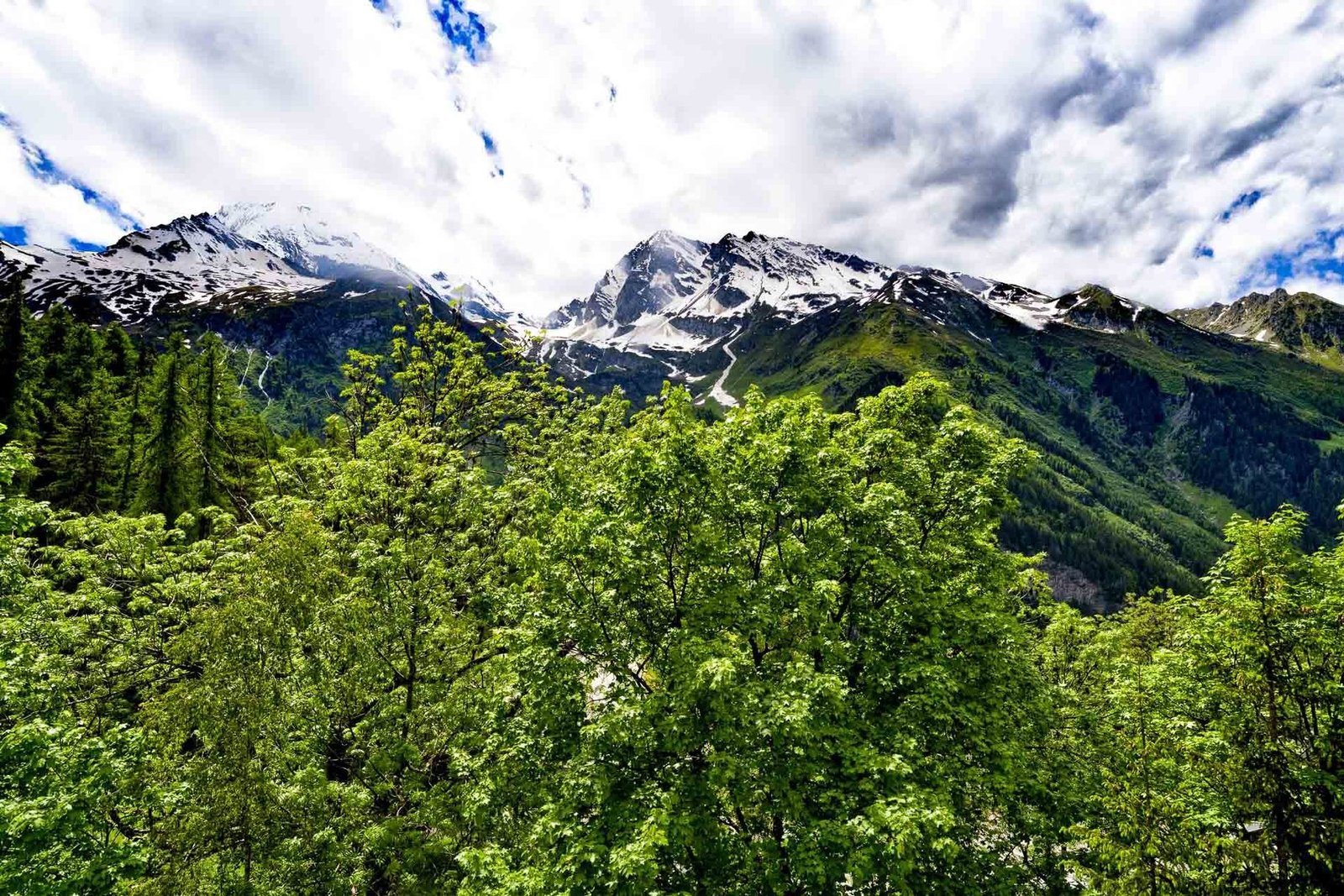 Superb 7 Double Bedroom Chalet Situated In The Heart Of The Sainte Foy Ski Resort Chalet in Val-d'Isère, Auvergne-Rhône-Alpes, France 1 - 14796350