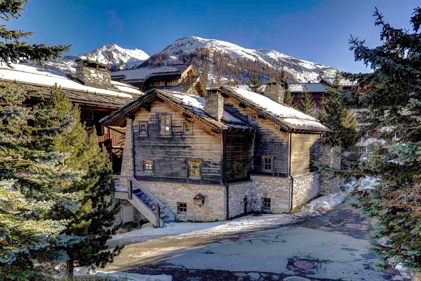 Well Located Ski Chalet Chalet in Val-d'Isère, Auvergne-Rhône-Alpes, France 1 - 15740889