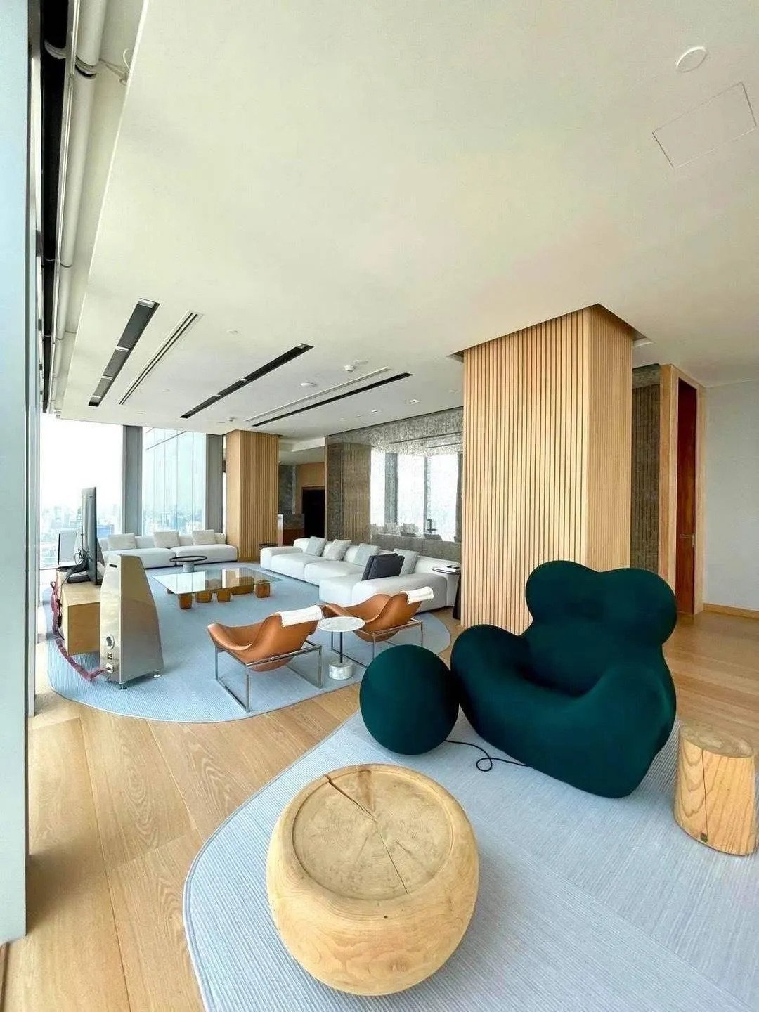 Sky High Sophistication – Penthouse At The Ritz Carlton Residences, Bangkok Condo in Bangkok, Krung Thep Maha Nakhon, Thailand 1 - 15347305