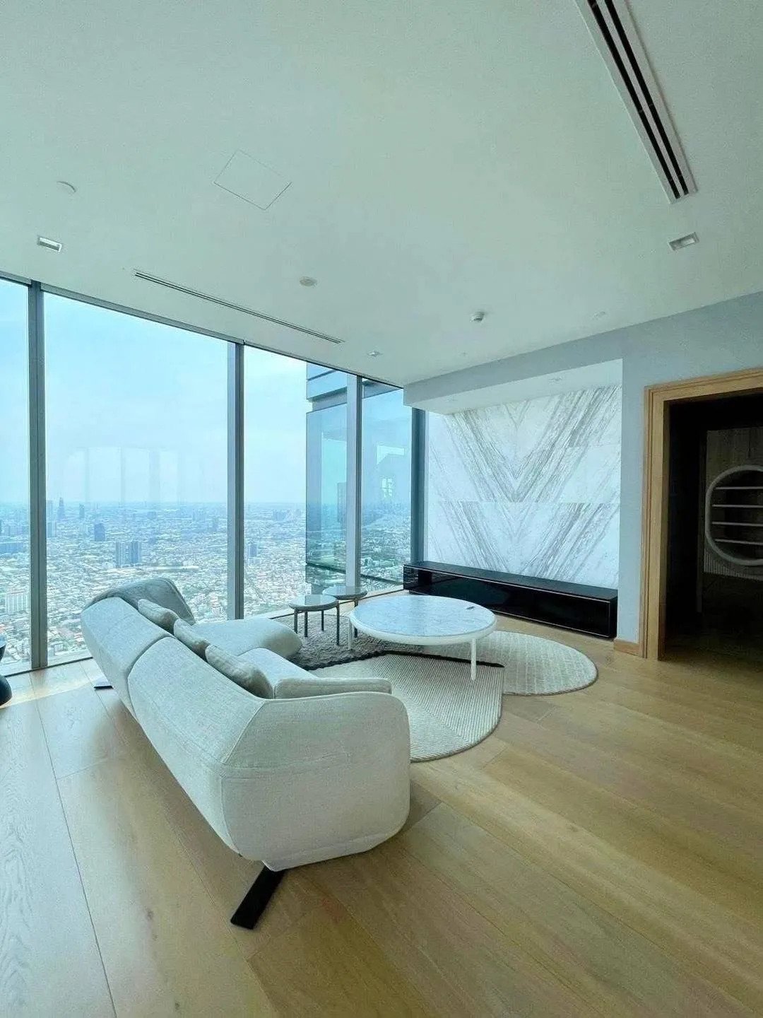 Sky High Sophistication – Penthouse At The Ritz Carlton Residences, Bangkok Condo in Bangkok, Krung Thep Maha Nakhon, Thailand 1 - 15347305