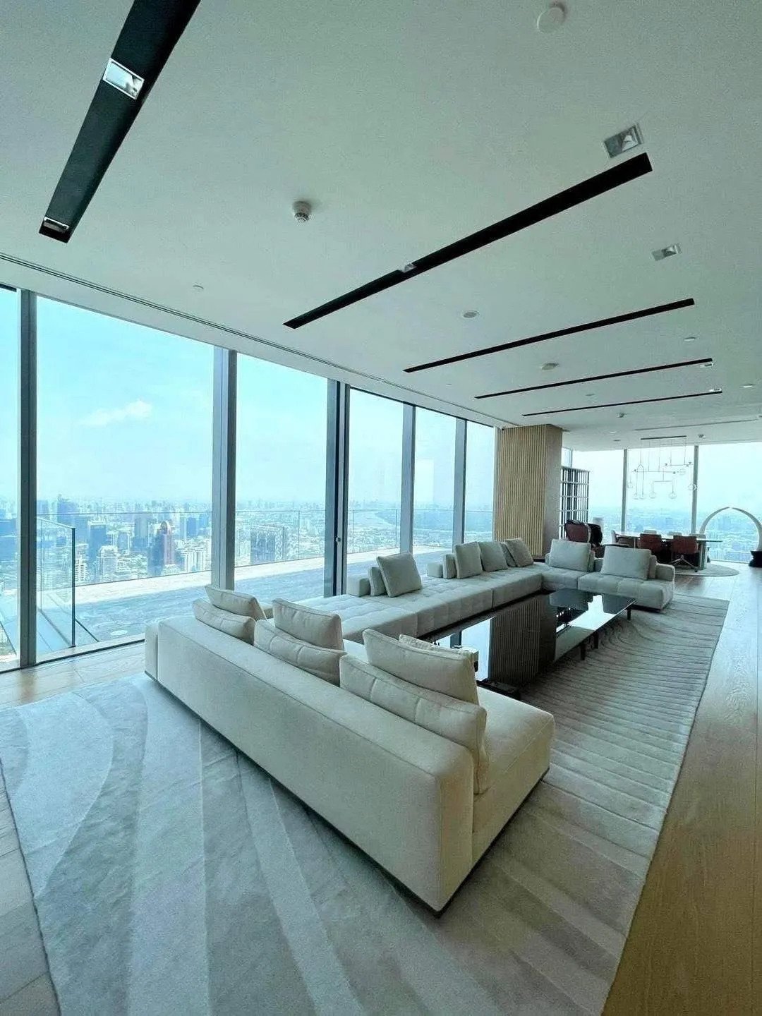 Sky High Sophistication – Penthouse At The Ritz Carlton Residences, Bangkok Condo in Bangkok, Krung Thep Maha Nakhon, Thailand 1 - 15347305