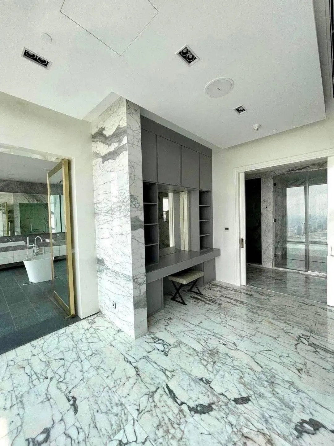 Sky High Sophistication – Penthouse At The Ritz Carlton Residences, Bangkok Condo in Bangkok, Krung Thep Maha Nakhon, Thailand 1 - 15347305