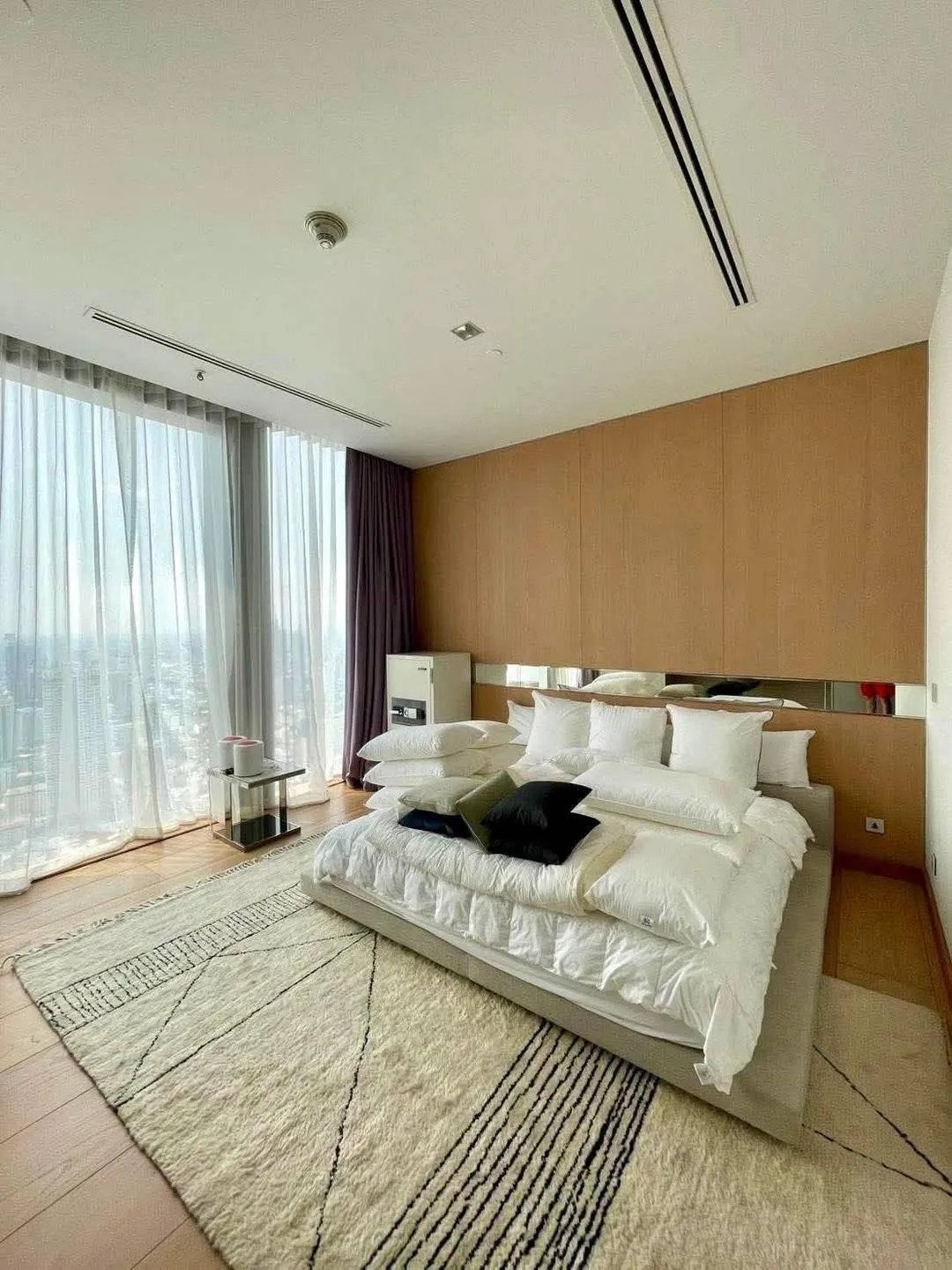 Sky High Sophistication – Penthouse At The Ritz Carlton Residences, Bangkok Condo in Bangkok, Krung Thep Maha Nakhon, Thailand 1 - 15347305