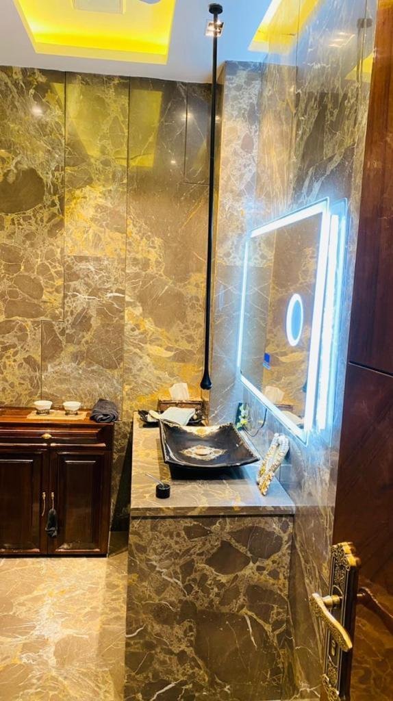 Half Acre Luxury Estate, In Radhe Mohan Drive South Delhi Estate in New Delhi, Delhi, India 1 - 16390930