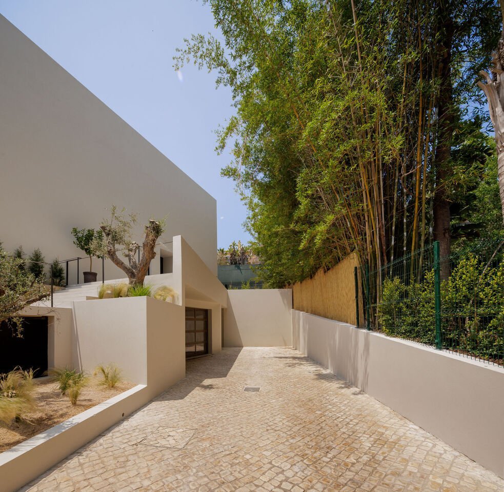 4 Bedroom Villa For Sale In Quinta Do Lago House in Almancil, Algarve, Portugal 1 - 14116022