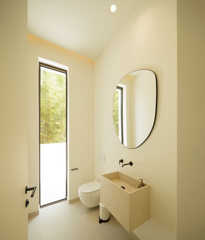 4 Bedroom Villa For Sale In Quinta Do Lago House in Almancil, Algarve, Portugal 1 - 14116022