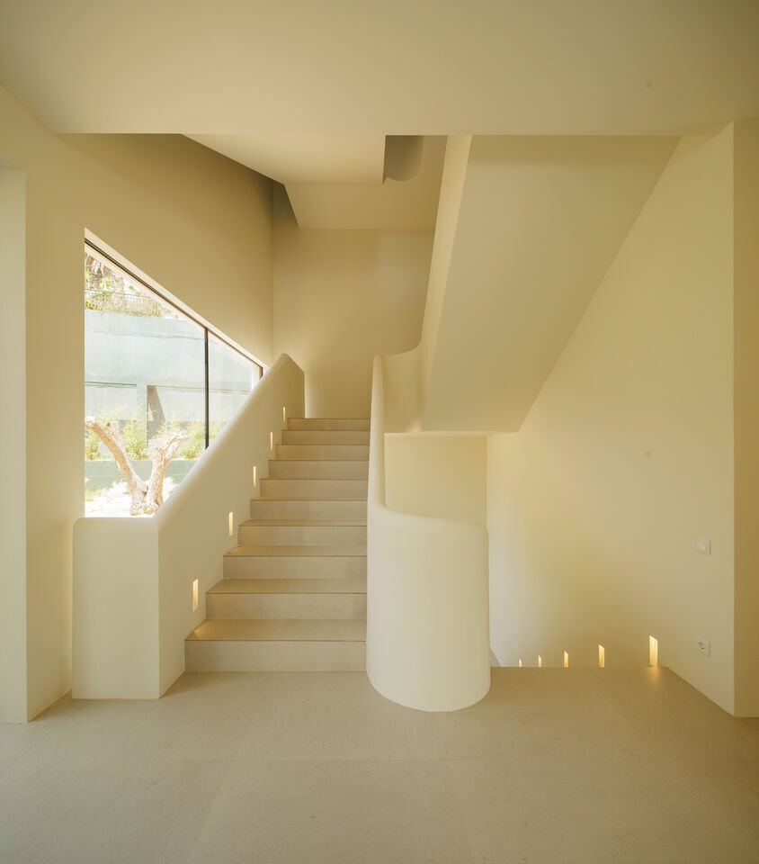 4 Bedroom Villa For Sale In Quinta Do Lago House in Almancil, Algarve, Portugal 1 - 14116022