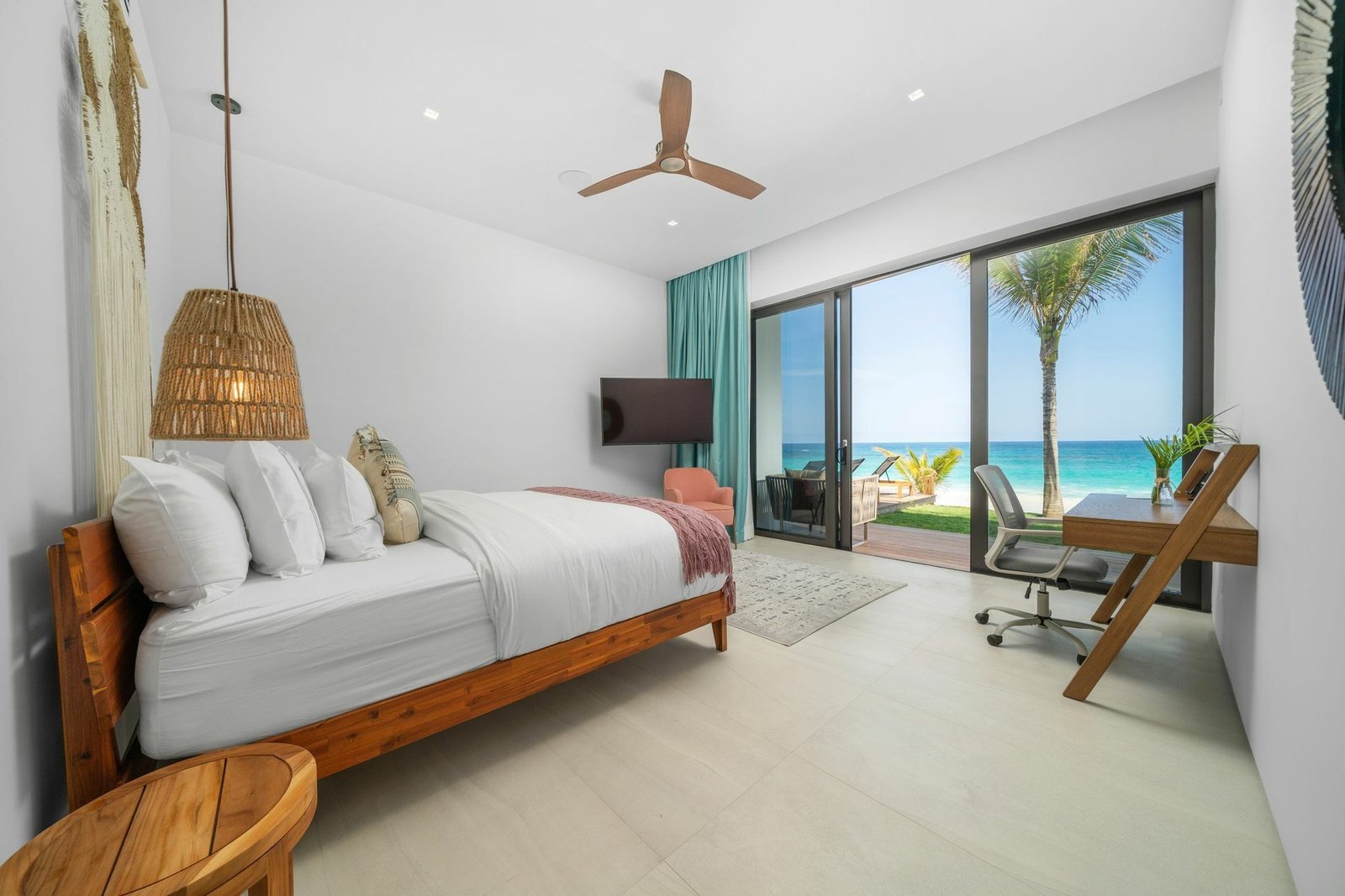 Modern Estate, Harbour Island House in Dunmore Town, Harbour Island, The Bahamas 1 - 11617204
