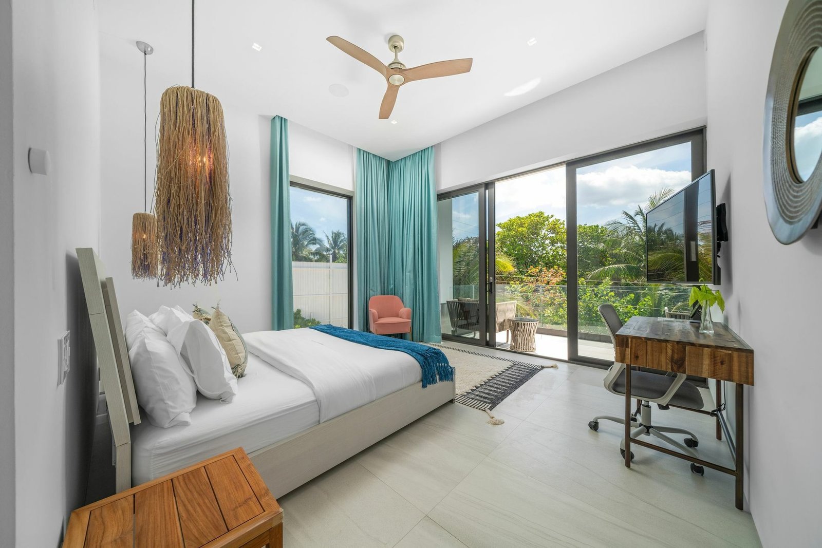 Modern Estate, Harbour Island House in Dunmore Town, Harbour Island, The Bahamas 1 - 11617204