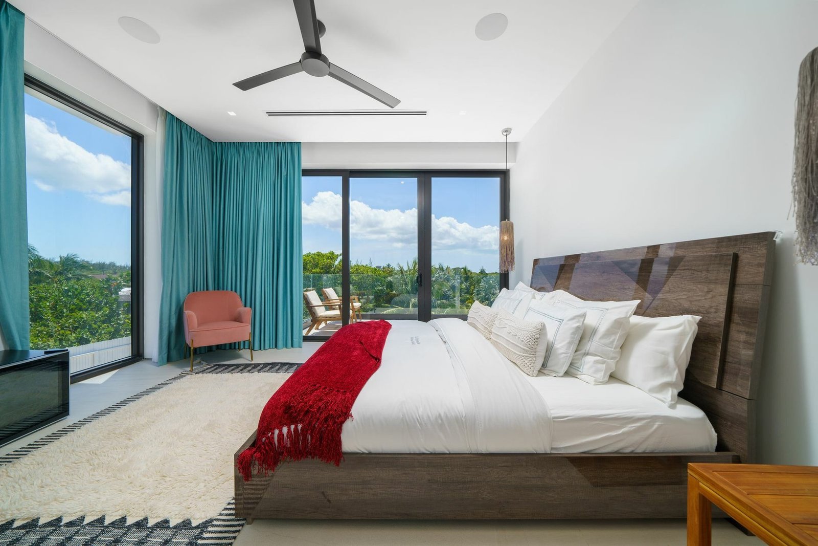 Modern Estate, Harbour Island House in Dunmore Town, Harbour Island, The Bahamas 1 - 11617204