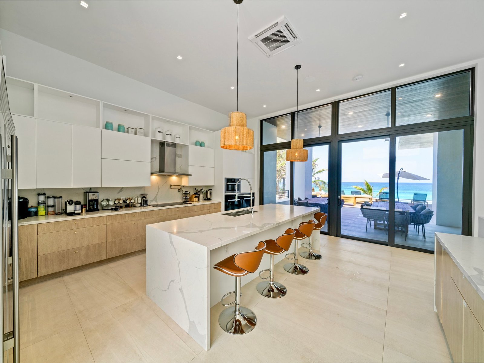 House in Harbor Island, Harbour Island, The Bahamas 1 - 14863159