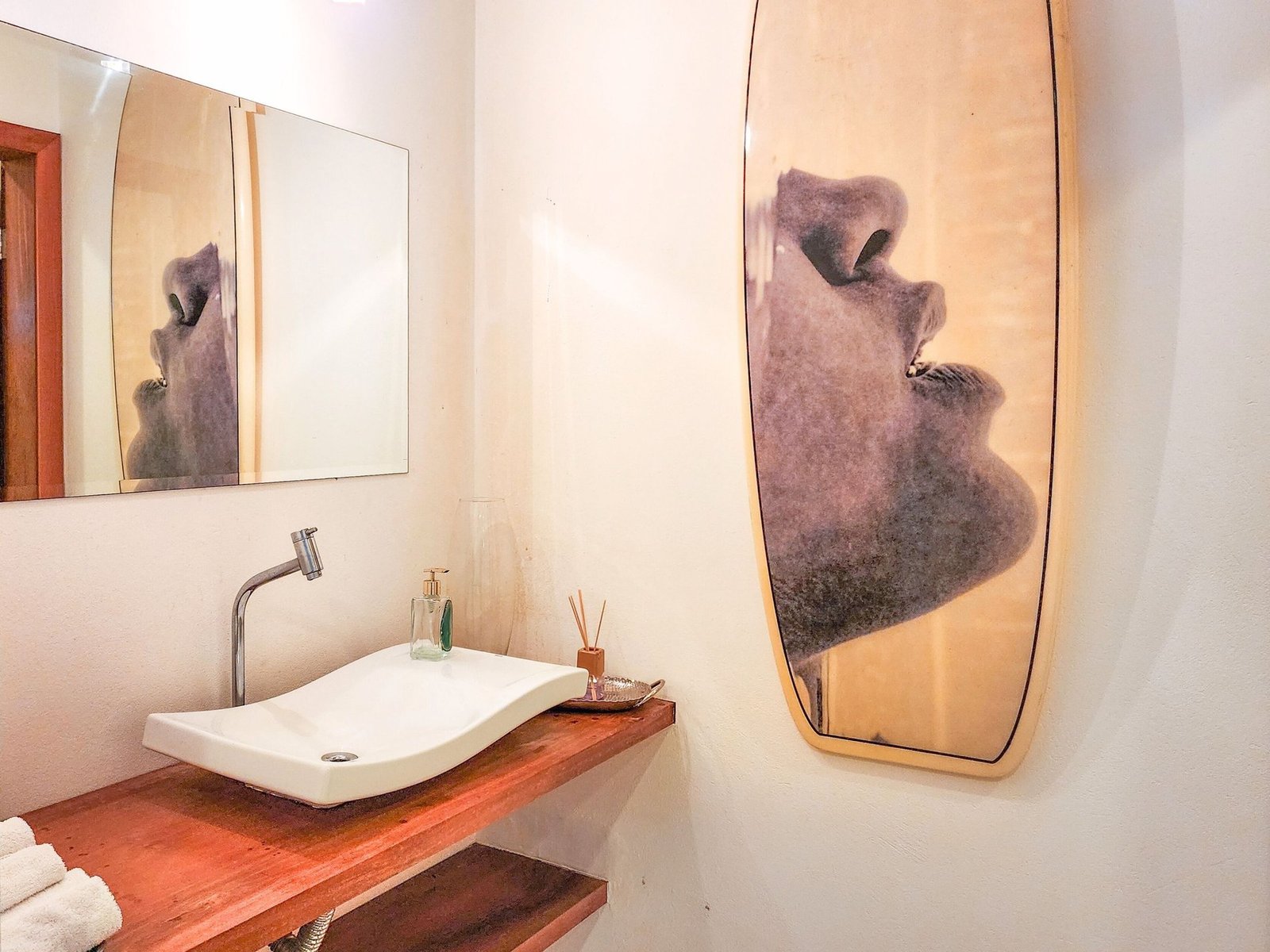 White Coastal House in Ilhabela, State of São Paulo, Brazil 1 - 15401171