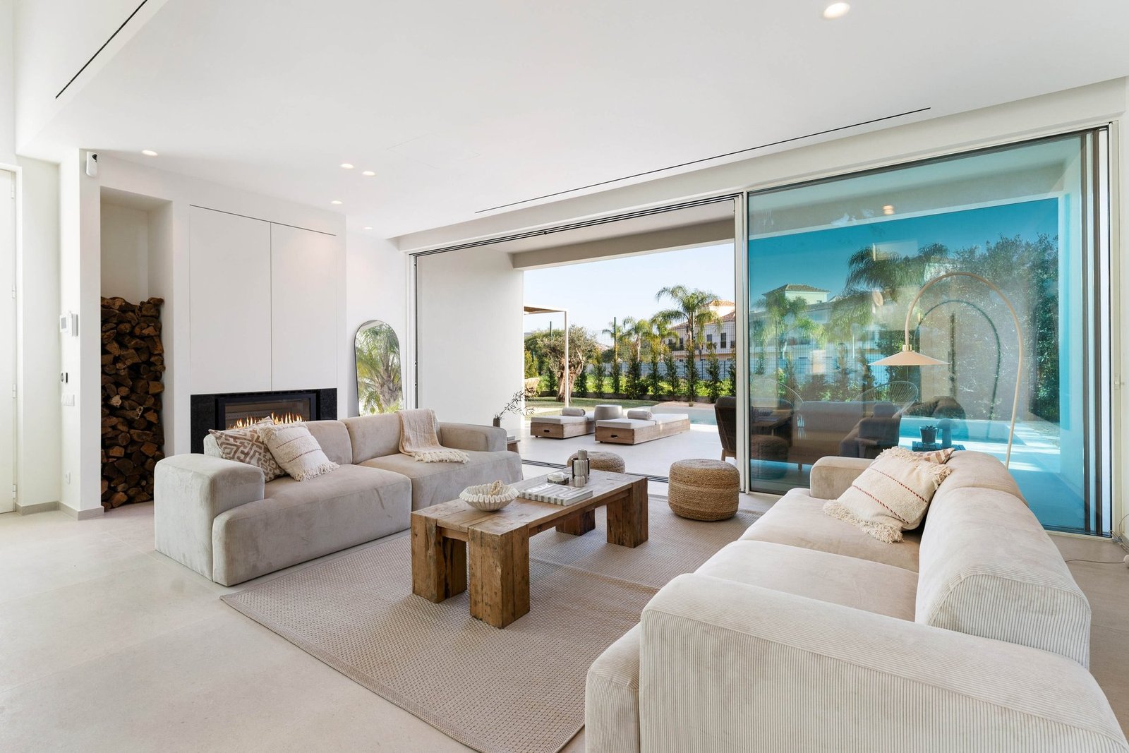 Modern 3 Bedroom Villa In Santa Barbara De Nexe House in Santa Barbara de Nexe, Algarve, Portugal 1 - 15119545