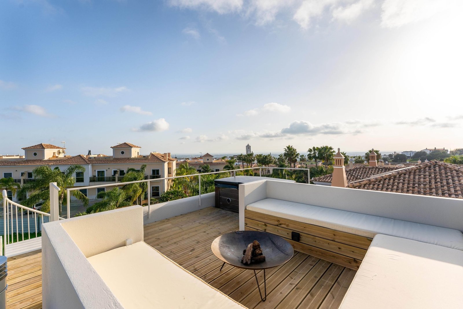 Modern 3 Bedroom Villa In Santa Barbara De Nexe House in Santa Barbara de Nexe, Algarve, Portugal 1 - 15119545