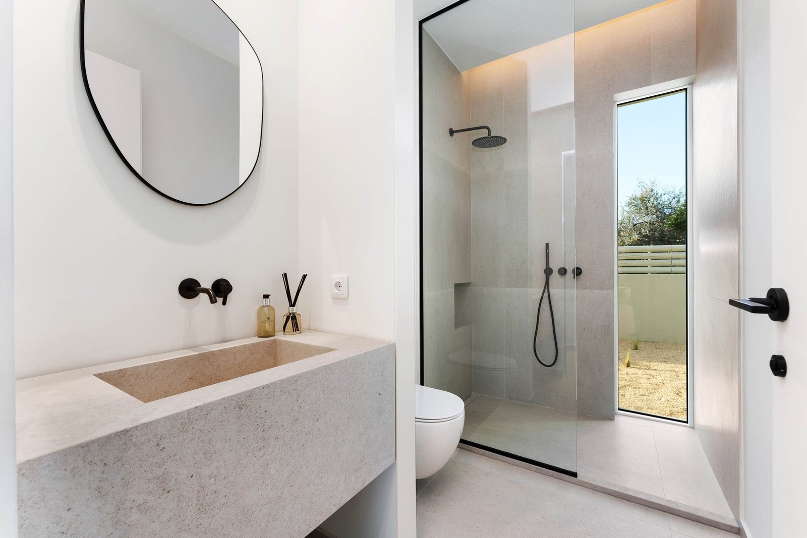 Modern 3 Bedroom Villa In Santa Barbara De Nexe House in Santa Barbara de Nexe, Algarve, Portugal 1 - 15119545