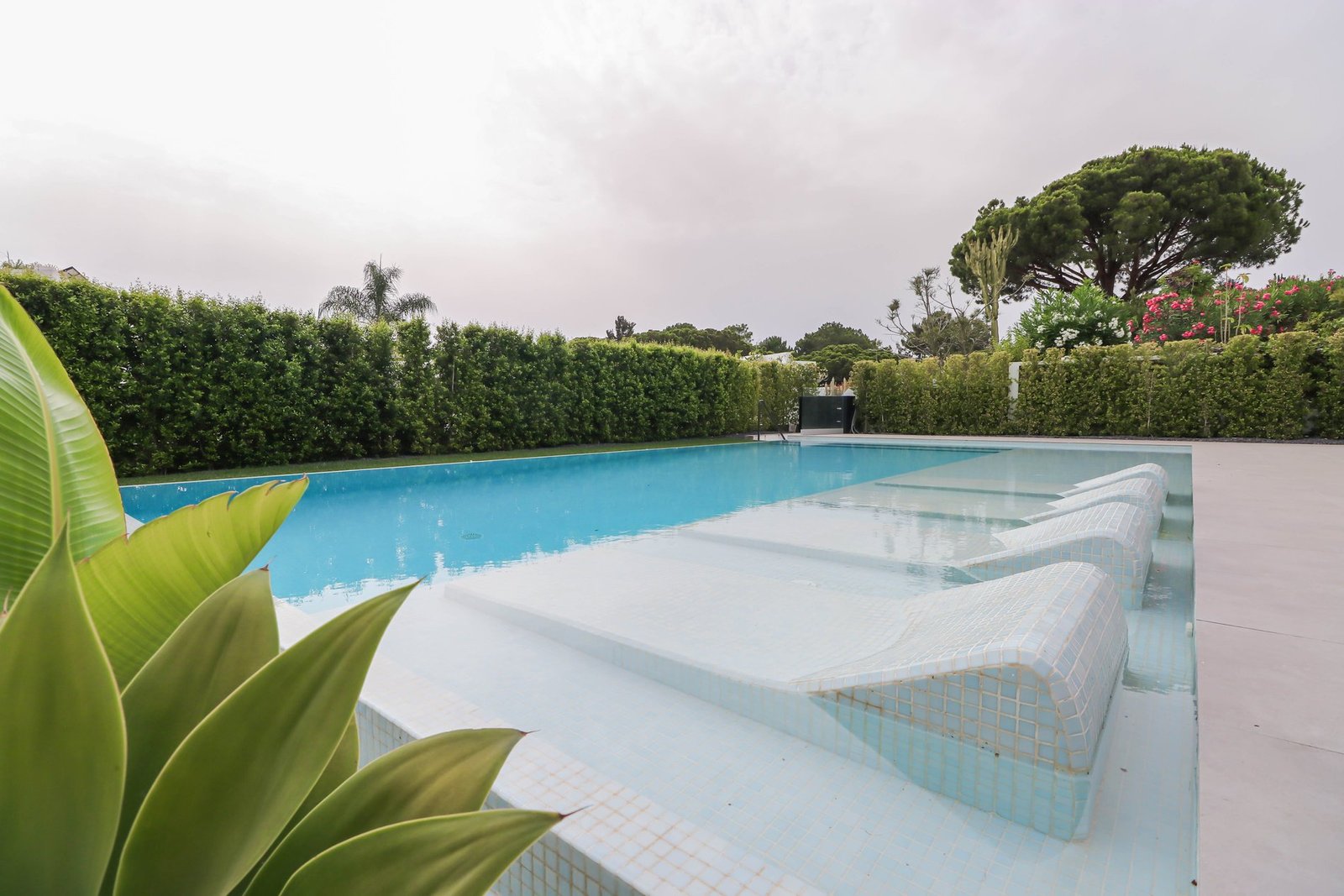 Glamorous 5 Bedroom House For Sale In Vilamoura, Portugal House in Vilamoura, Quarteira, Algarve 1 - 13111847