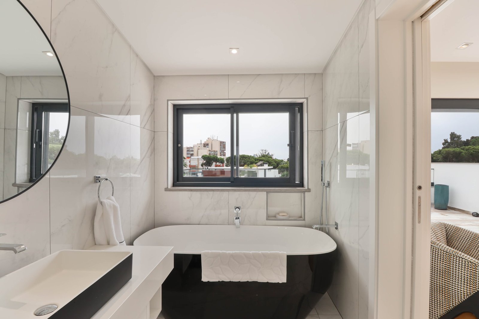 Glamorous 5 Bedroom House For Sale In Vilamoura, Portugal House in Vilamoura, Quarteira, Algarve 1 - 13111847