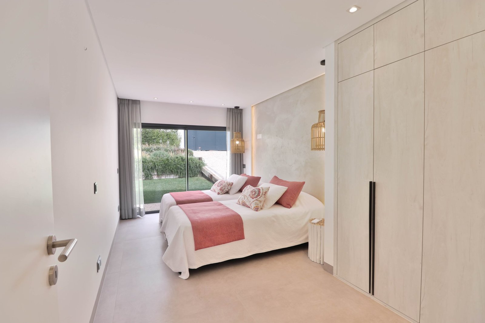 Glamorous 5 Bedroom House For Sale In Vilamoura, Portugal House in Vilamoura, Quarteira, Algarve 1 - 13111847