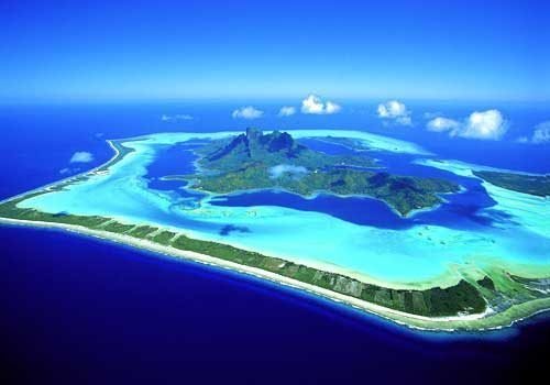 Land in Bora Bora, Leeward Islands, French Polynesia 1 - 15813571