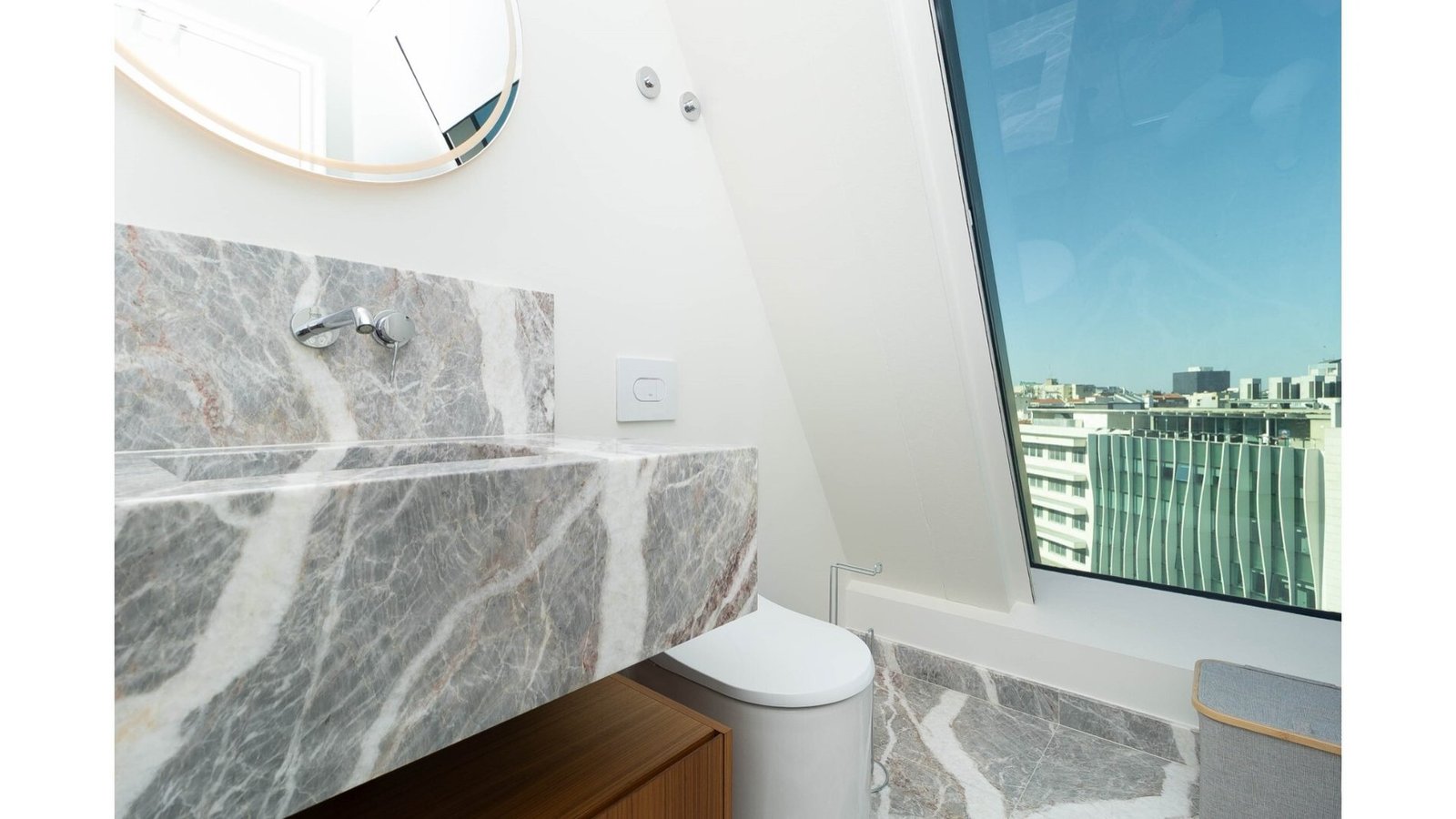 Penthouse in Avenidas Novas, Lisbon, Portugal 1 - 15778826