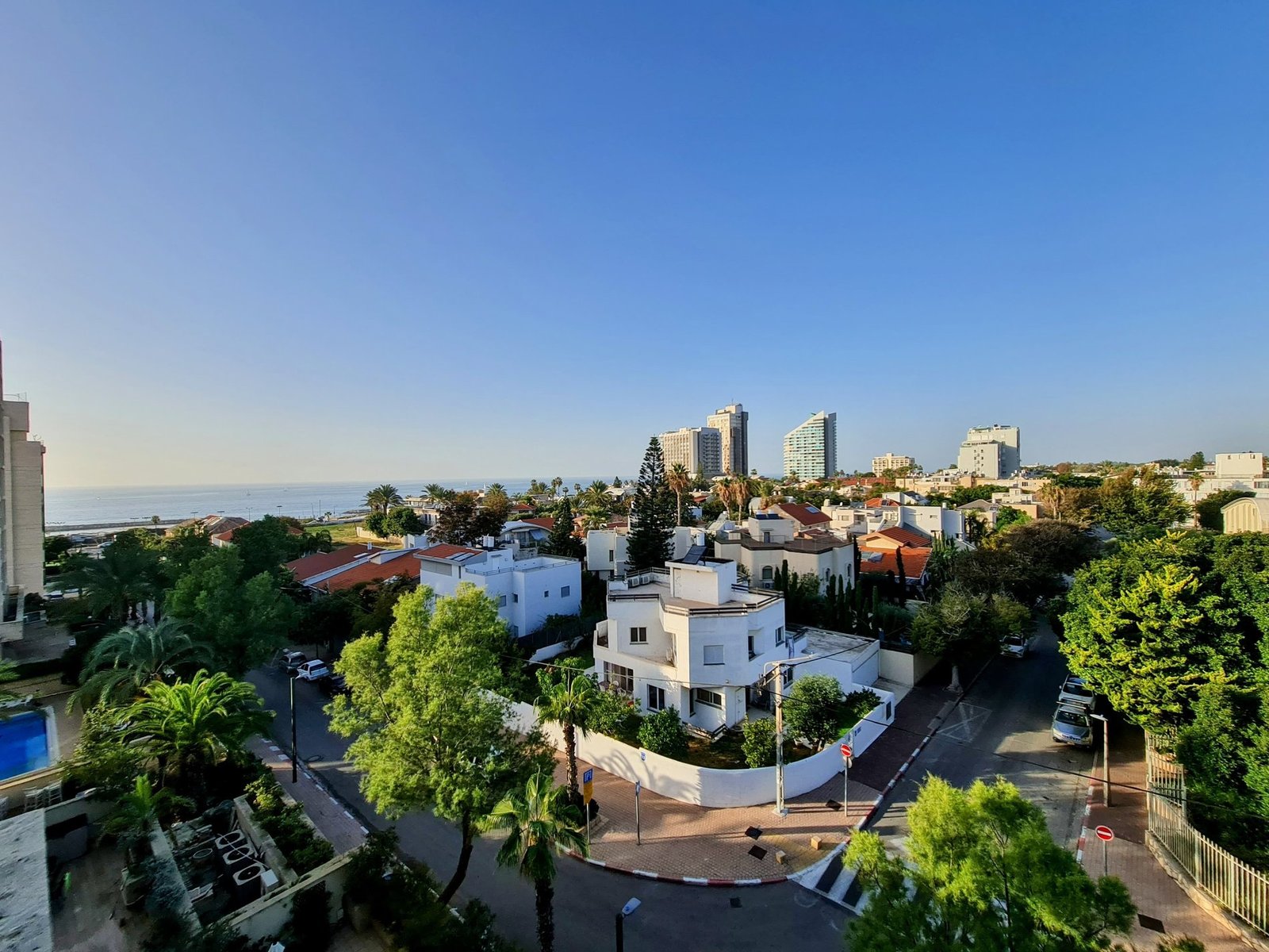 Penthouse With A Rooftop Terrace Facing Mediterranean Sea In Herzliya Pituach Penthouse in Herzliya, Tel Aviv District, Israel 1 - 13551638