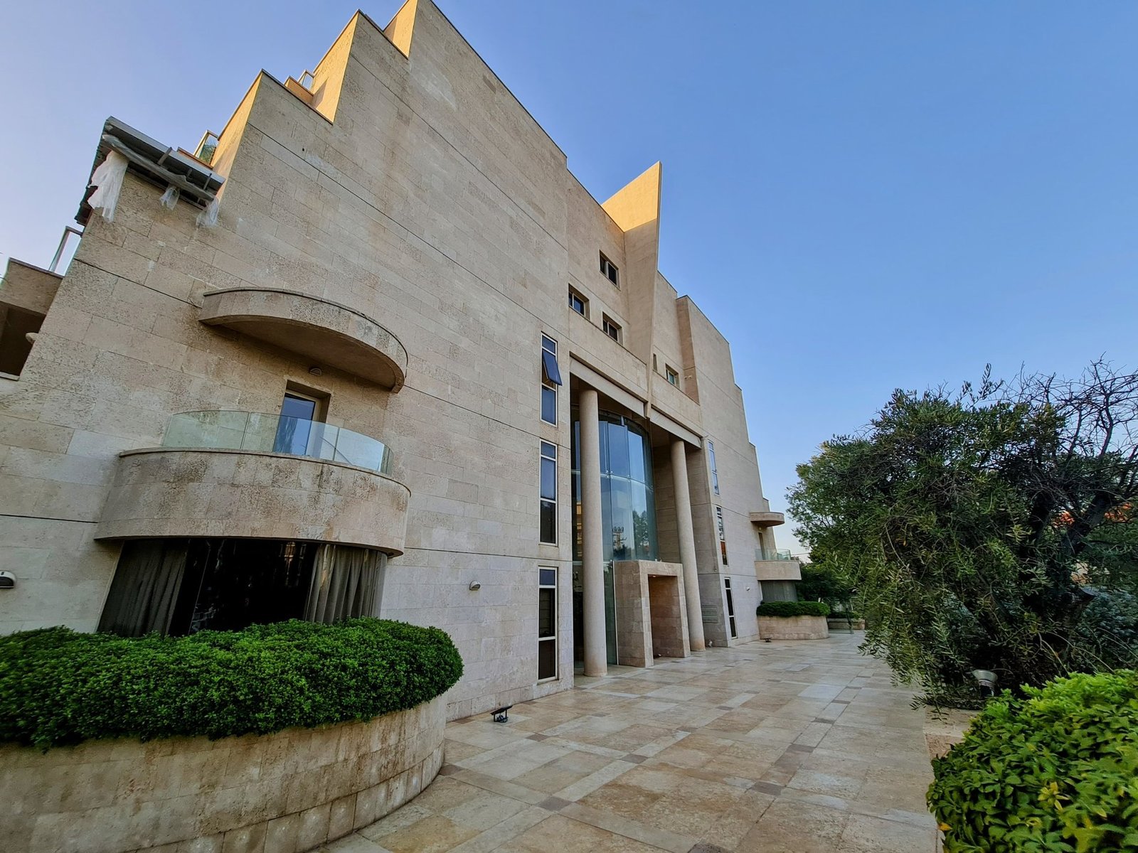 Penthouse With A Rooftop Terrace Facing Mediterranean Sea In Herzliya Pituach Penthouse in Herzliya, Tel Aviv District, Israel 1 - 13551638