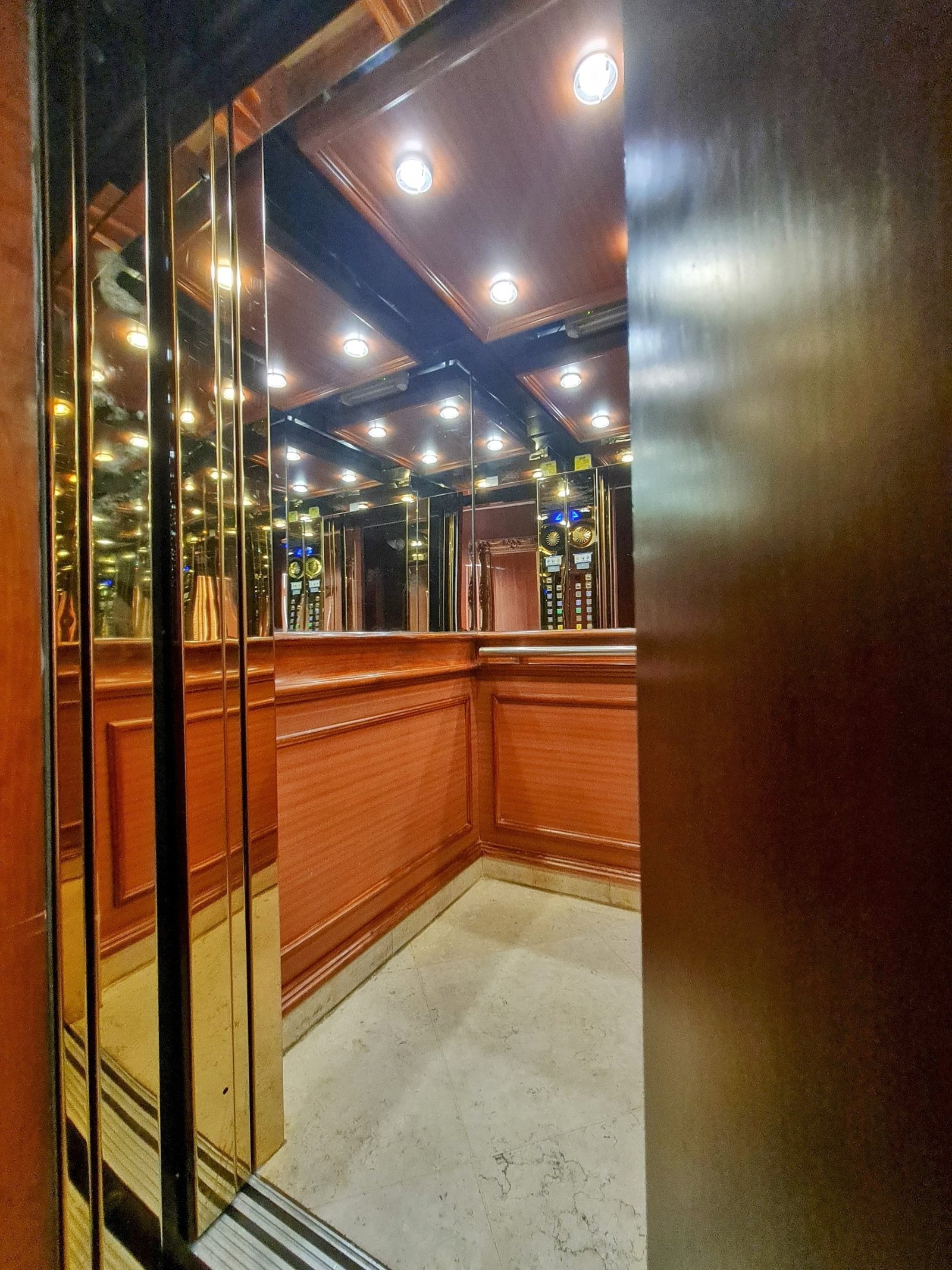 Penthouse With A Rooftop Terrace Facing Mediterranean Sea In Herzliya Pituach Penthouse in Herzliya, Tel Aviv District, Israel 1 - 13551638