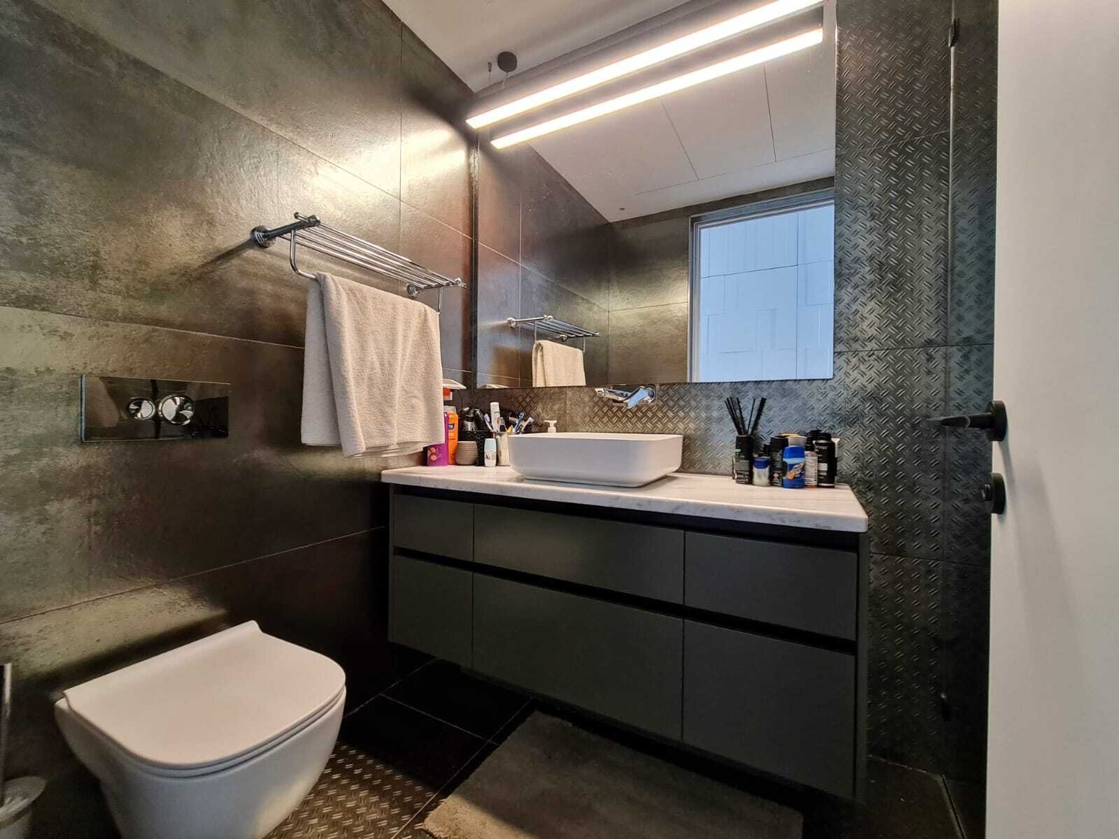 A Large And Spacious Mini Penthouse With A Balcony Facing To The Sea Ir Yamim, Netanya Penthouse in Netanya, Center District, Israel 1 - 12570019