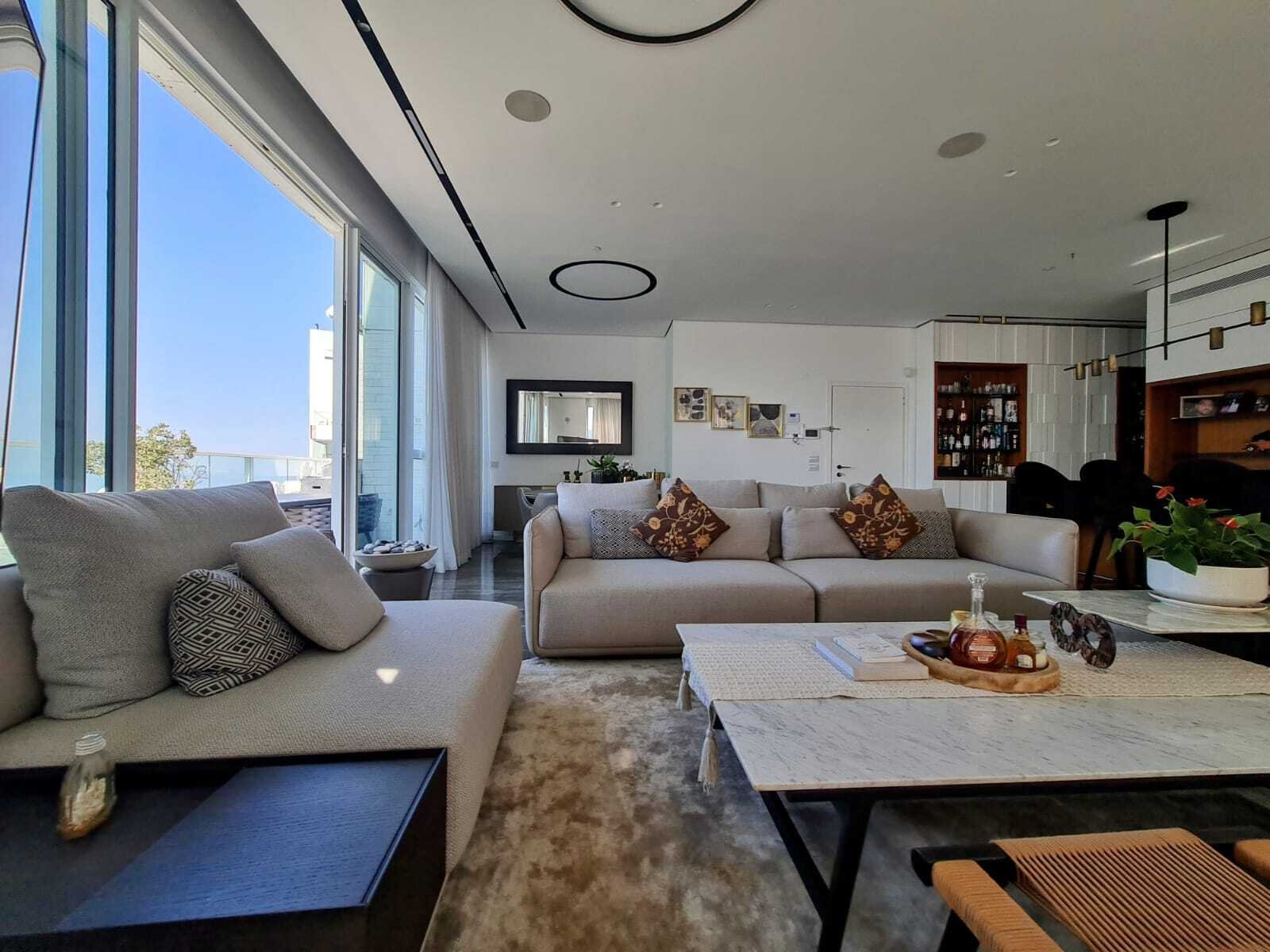 A Large And Spacious Mini Penthouse With A Balcony Facing To The Sea Ir Yamim, Netanya Penthouse in Netanya, Center District, Israel 1 - 12570019