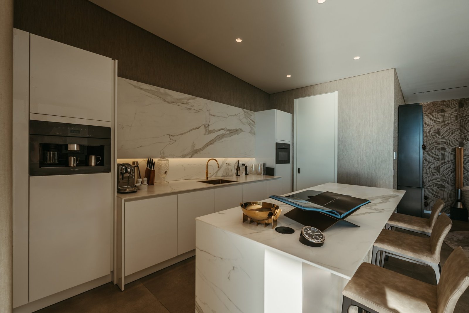 Luxurious Penthouse In Front Of The Sea In Albufeira, Portugal Penthouse in Olhos de Agua, Algarve, Portugal 1 - 12837658