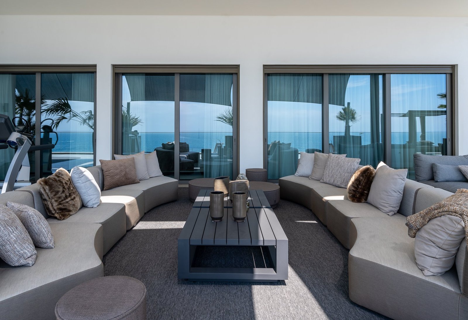 Luxurious Penthouse In Front Of The Sea In Albufeira, Portugal Penthouse in Olhos de Agua, Algarve, Portugal 1 - 12837658