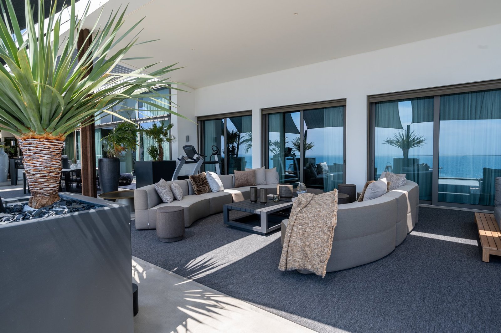 Luxurious Penthouse In Front Of The Sea In Albufeira, Portugal Penthouse in Olhos de Agua, Algarve, Portugal 1 - 12837658