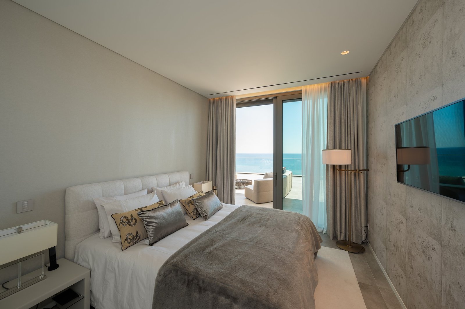 Luxurious Penthouse In Front Of The Sea In Albufeira, Portugal Penthouse in Olhos de Agua, Algarve, Portugal 1 - 12837658