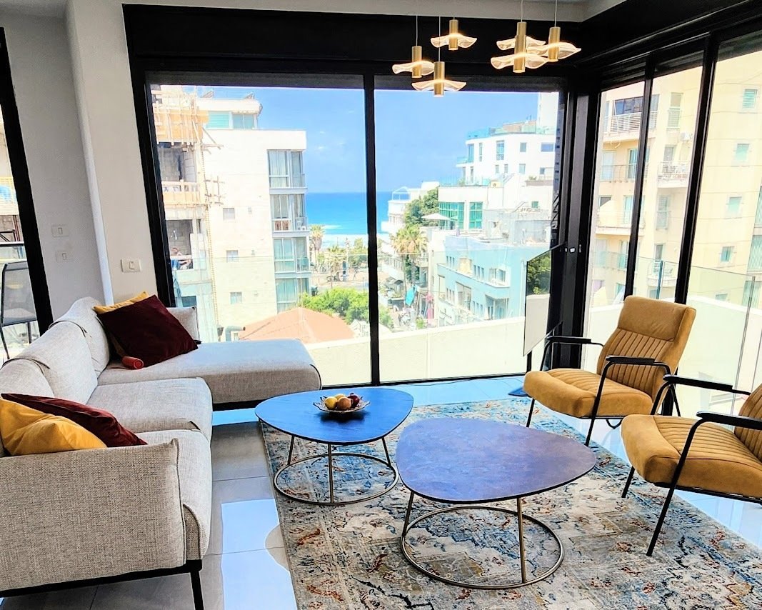 Spacious One Level Penthouse With Sea Views Penthouse in Tel Aviv-Yafo, Tel Aviv District, Israel 1 - 15881511