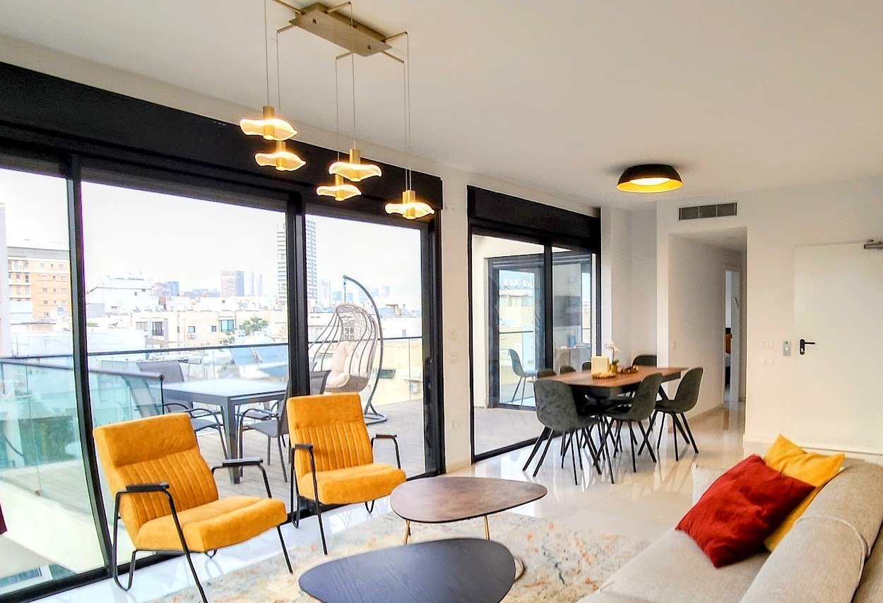 Spacious One Level Penthouse With Sea Views Penthouse in Tel Aviv-Yafo, Tel Aviv District, Israel 1 - 15881511