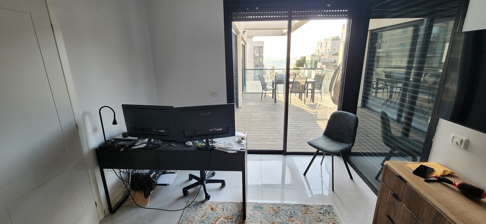 Spacious One Level Penthouse With Sea Views Penthouse in Tel Aviv-Yafo, Tel Aviv District, Israel 1 - 15881511