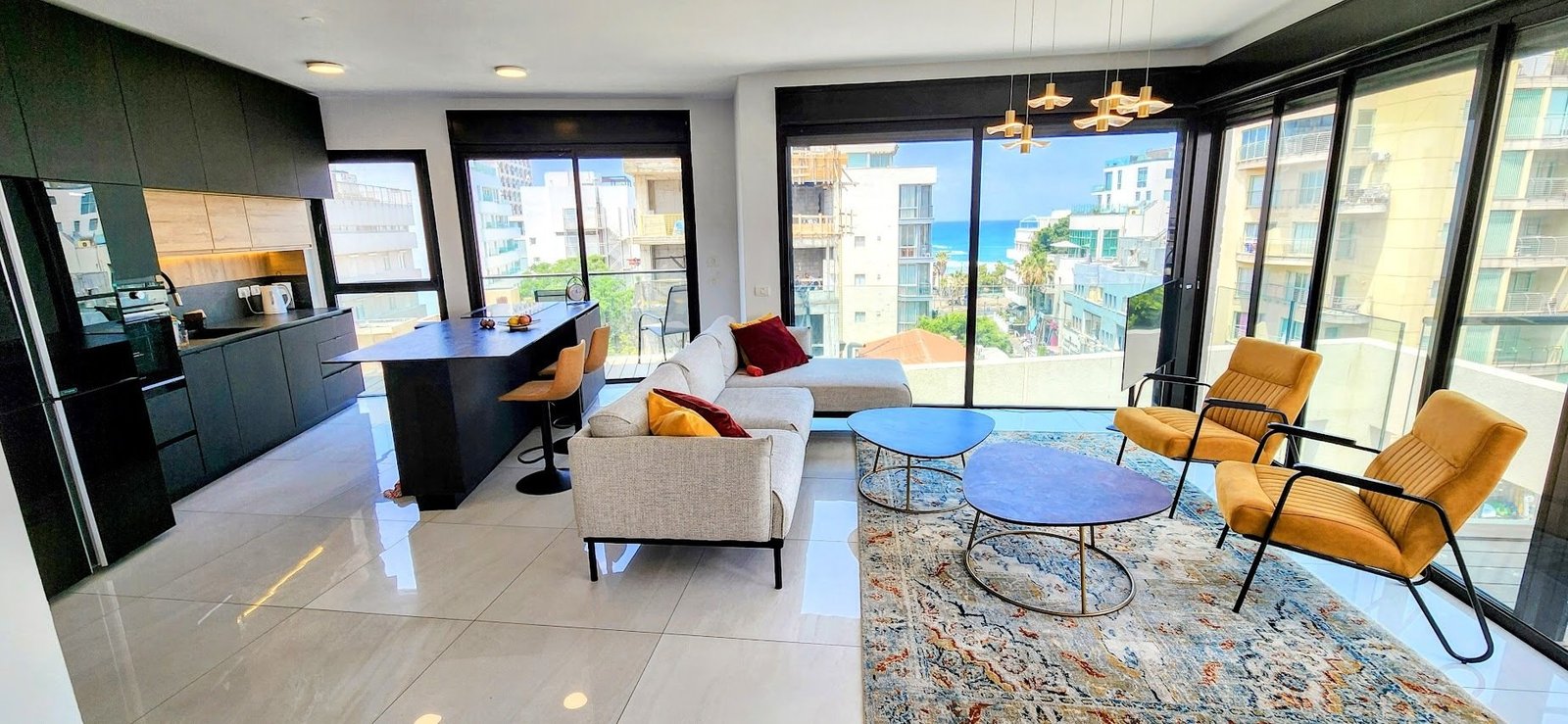 Spacious One Level Penthouse With Sea Views Penthouse in Tel Aviv-Yafo, Tel Aviv District, Israel 1 - 15881511