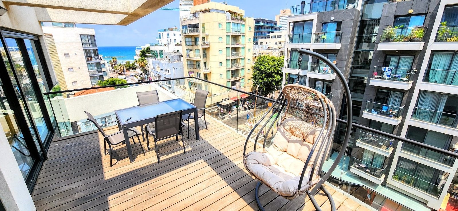 Spacious One Level Penthouse With Sea Views Penthouse in Tel Aviv-Yafo, Tel Aviv District, Israel 1 - 15881511