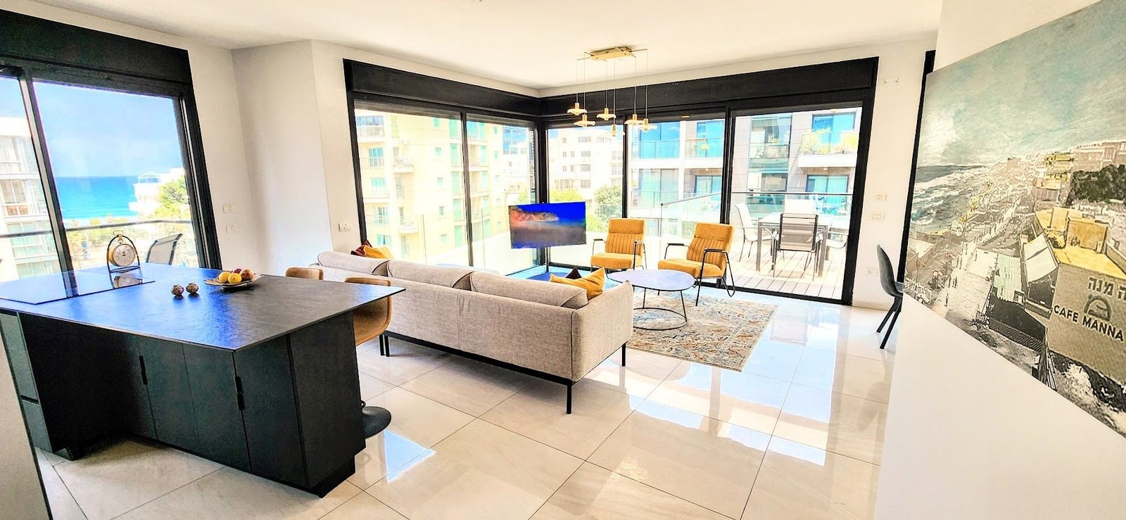 Spacious One Level Penthouse With Sea Views Penthouse in Tel Aviv-Yafo, Tel Aviv District, Israel 1 - 15881511