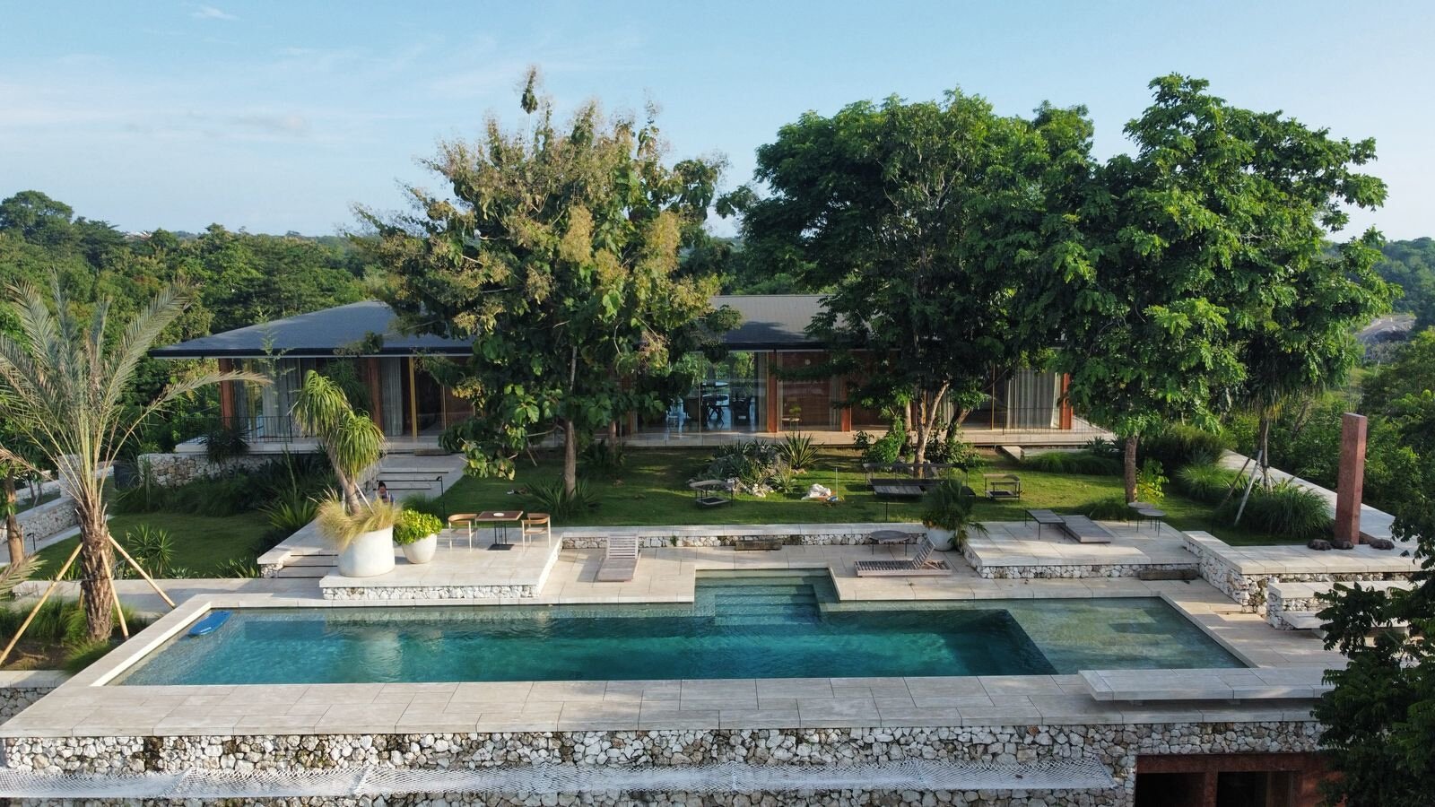 Alexis Dornier’s Private Uluwatu Retreat – Iconic Oceanview Masterpiece On 1,500m² Villa in Bali, Indonesia 1 - 15814060