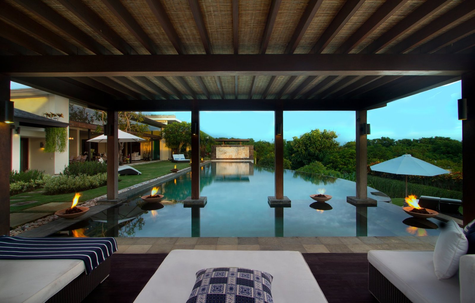 Utmost Luxury – Private Residence With Indian Ocean Views Villa in Bukit Peninsula, Bali, Indonesia 1 - 14760301