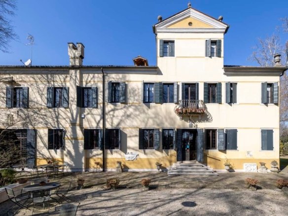 Villa in Dolo, Veneto, Italy 1 - 15427893