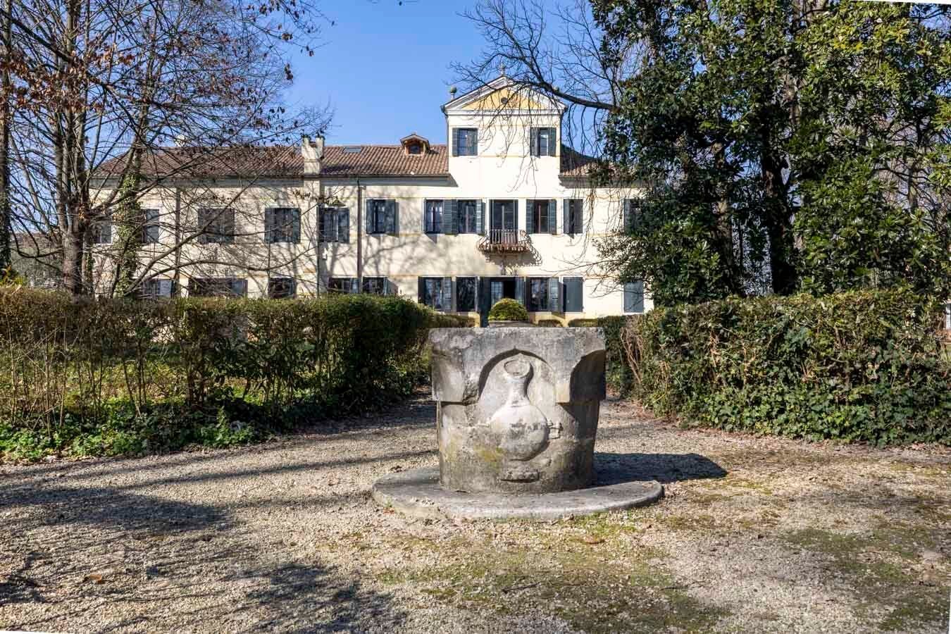 18 Century Venetian Villa On The Riviera Del Brenta Villa in Dolo, Veneto, Italy 1 - 15427893