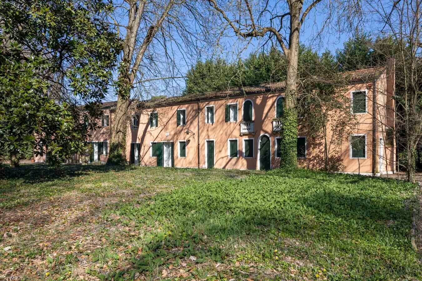 18 Century Venetian Villa On The Riviera Del Brenta Villa in Dolo, Veneto, Italy 1 - 15427893