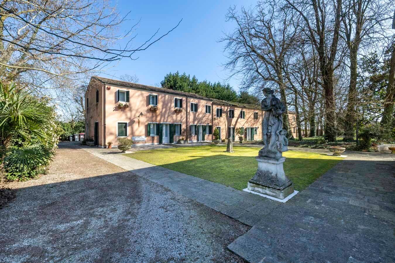 18 Century Venetian Villa On The Riviera Del Brenta Villa in Dolo, Veneto, Italy 1 - 15427893